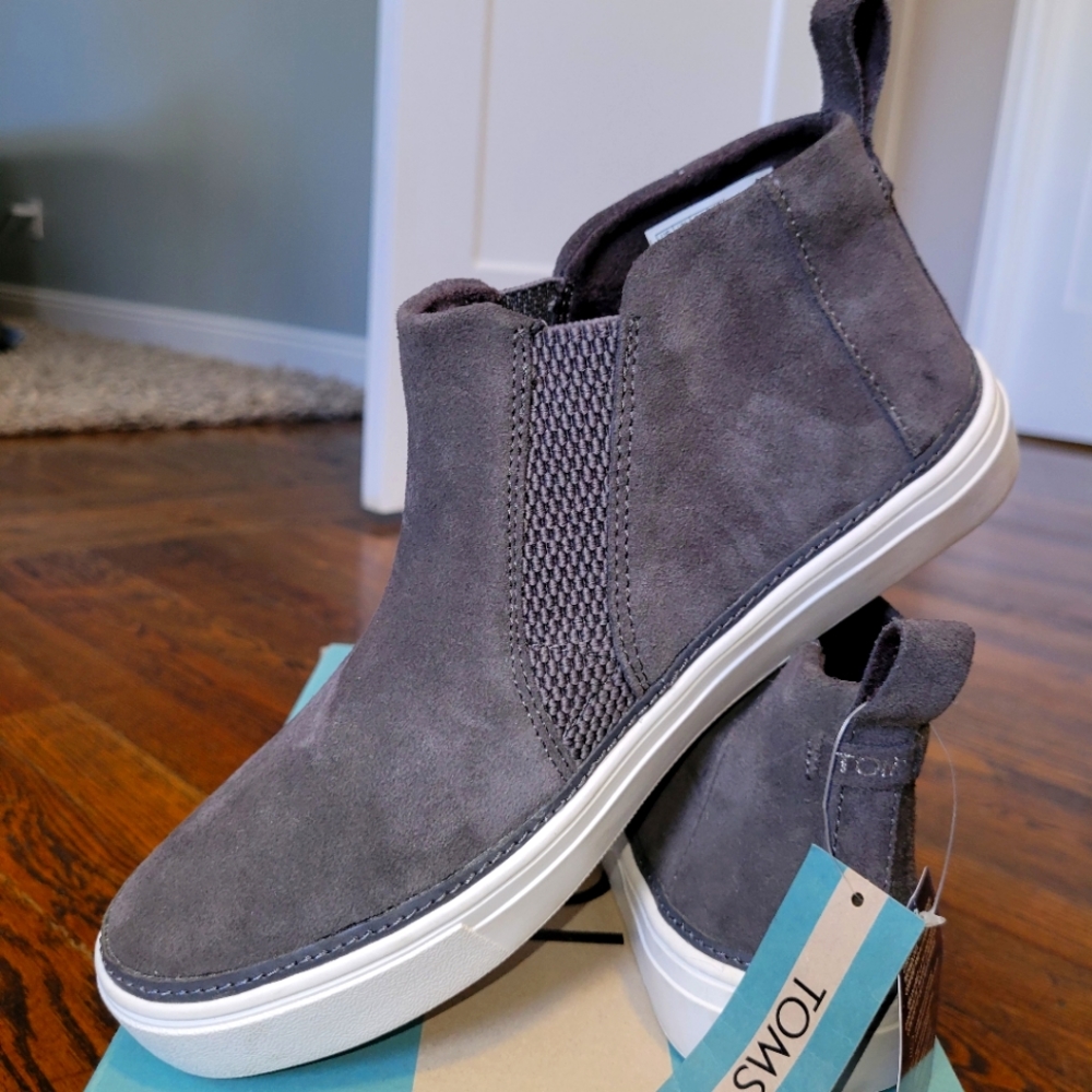 Toms shoes, size 7.5, Pavement Grey, Suede